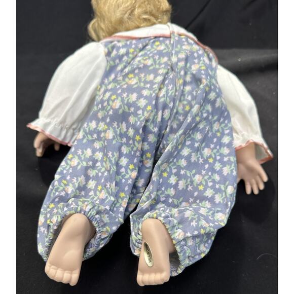 Beautiful Porcelain collectible Sleeping Baby Doll 14” Long - Picture 7 of 9